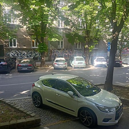 Apartman Iris Zagreb Exterior foto